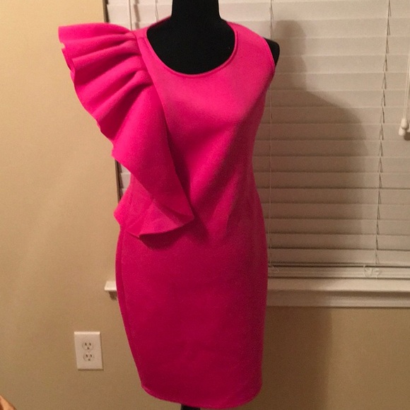 Fashion Nova Dresses & Skirts - Ruffle one sleeve dress